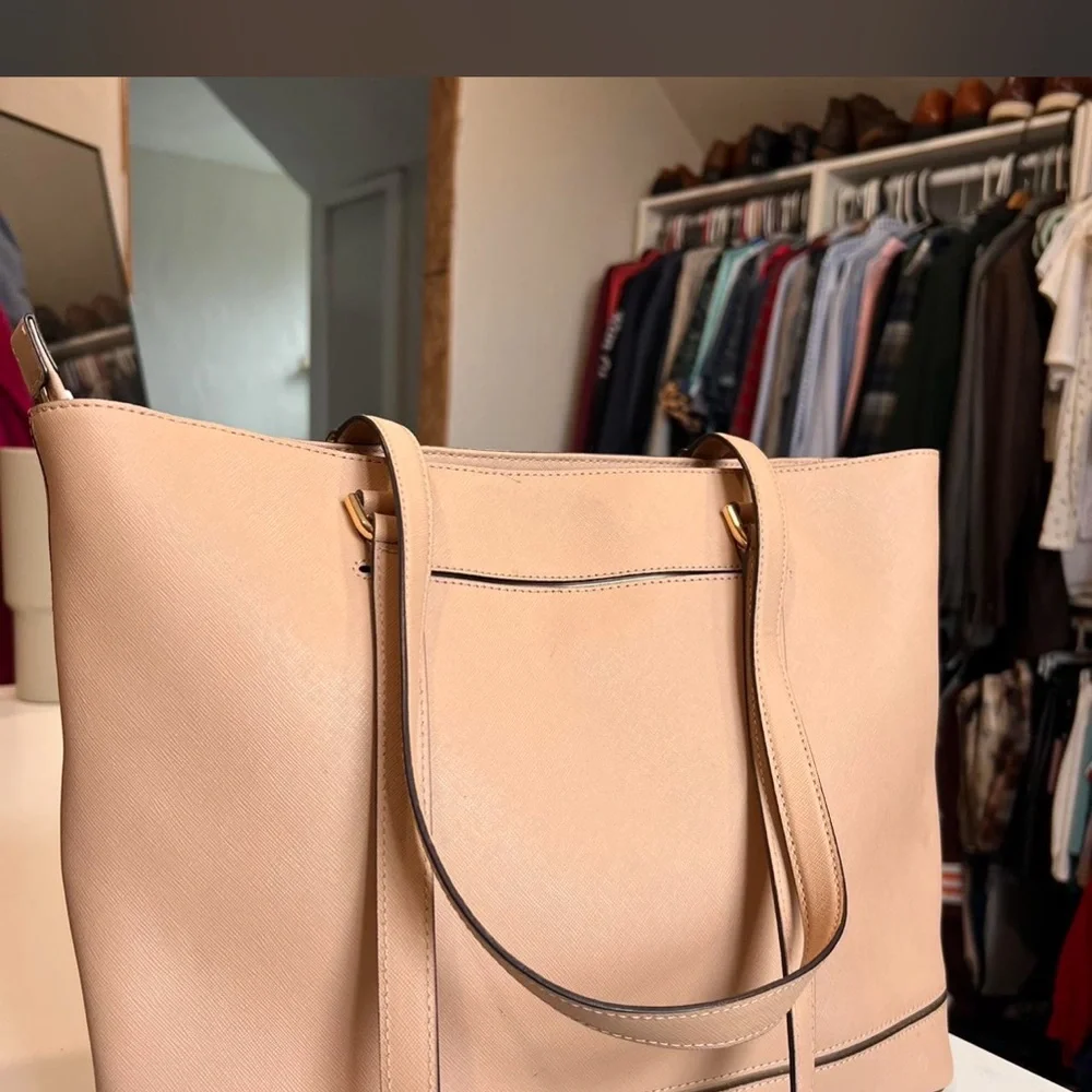 Michael Kors Pale Pink Saffiano Leather Tote with Gold Hardware - Picture 2 of 3